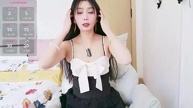 yueyue-99 online show from May 2026 05:44:01 AM