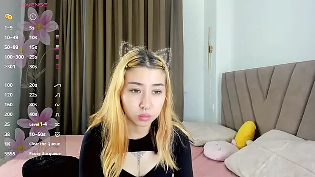 gigi meii online show from April 2026 01:18:01 PM