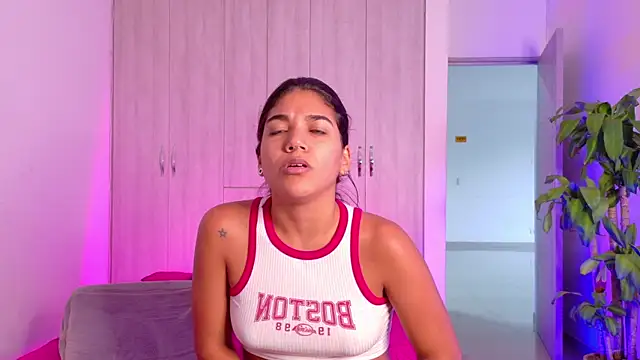 isabellahofmann online show from April 2026 10:32:02 PM