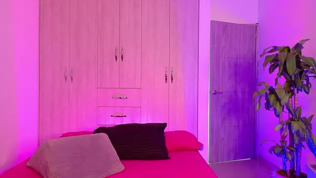 isabellahofmann online show from April 2026 10:26:02 PM