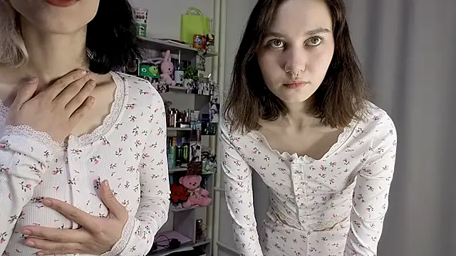 Layla Muur online show from June 2026 03:11:02 PM