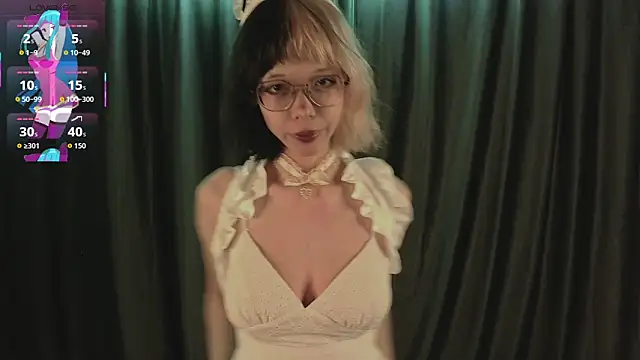 Layla Muur online show from April 2026 05:07:01 PM