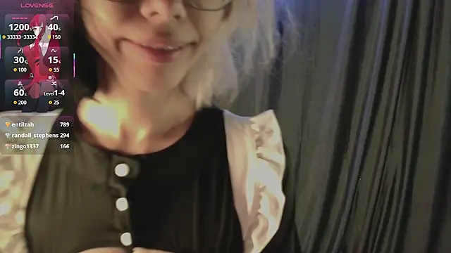 Layla Muur online show from April 2026 02:19:02 PM