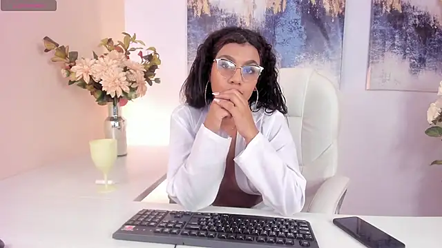 lunavelvet   online show from April 2026 01:07:02 PM