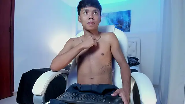 thiagosterling online show from April 2026 11:34:02 PM