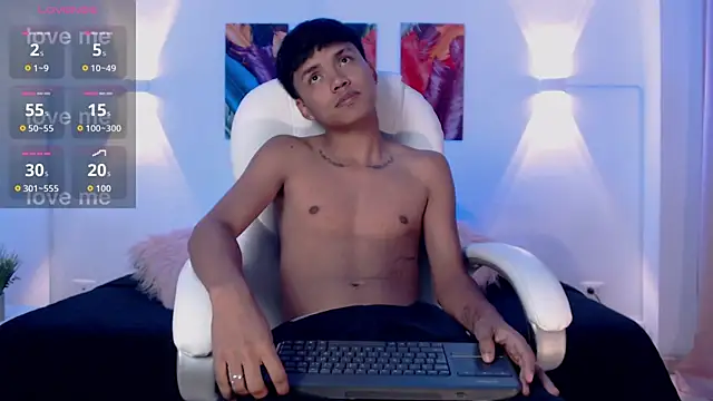 thiagosterling online show from April 2026 11:17:02 PM