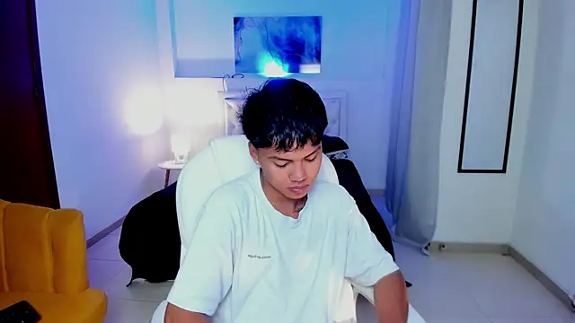 thiagosterling online show from May 2026 11:30:02 PM