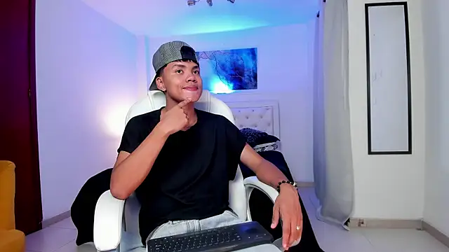 thiagosterling online show from May 2026 09:40:02 PM