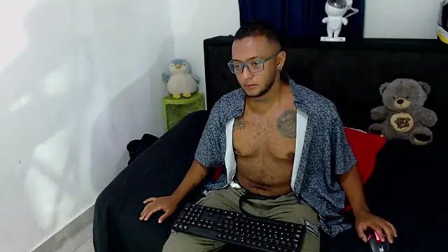 MascTyler online show from April 2026 08:16:02 PM