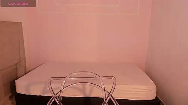 MilaHeat1 online show from August 2026 05:33:02 PM