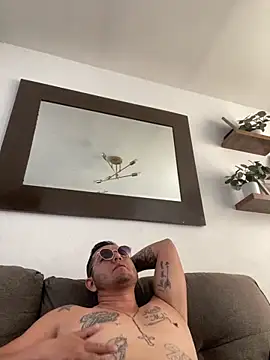 HOTB0Y18 online show from March 2026 07:47:01 PM