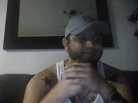 Snapshot of HOTB0Y18 chatting on April 2026 07:15:02 AM HOTB0Y18 online show from April 2026 07:15:02 AM