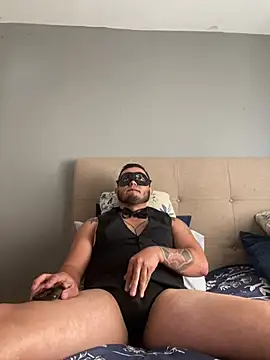 HOTB0Y18 online show from April 2026 06:01:02 PM