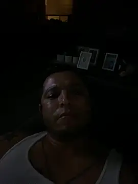 Snapshot of HOTB0Y18 chatting on May 2026 07:06:01 AM HOTB0Y18 online show from May 2026 07:06:01 AM