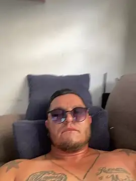 HOTB0Y18 online show from March 2026 11:17:02 PM