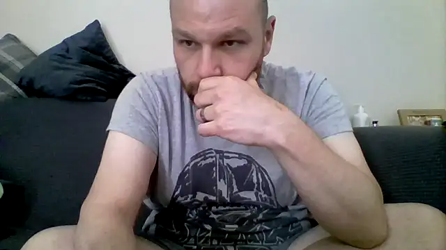 Snapshot of pitch_122 chatting on May 2026 10:43:01 AM pitch 122 online show from May 2026 10:43:01 AM
