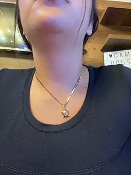 emiiross online show from May 2026 02:19:01 AM
