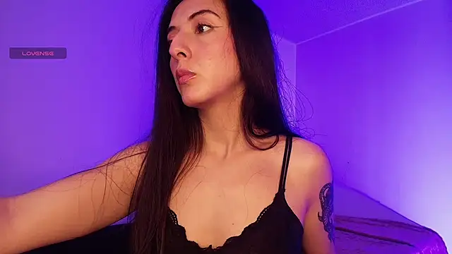 Nicolwhitee online show from May 2026 12:59:02 PM