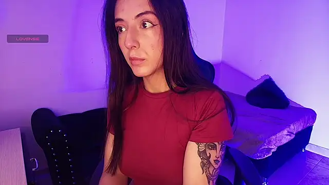 Nicolwhitee online show from May 2026 11:58:01 AM