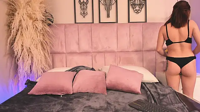 Honney Taylor online show from April 2026 08:20:02 PM