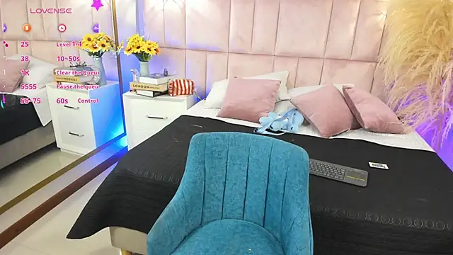 Honney Taylor online show from April 2026 06:58:01 PM