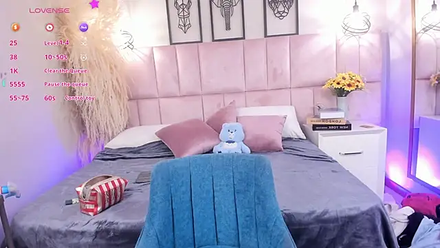 Honney Taylor online show from April 2026 08:27:01 PM