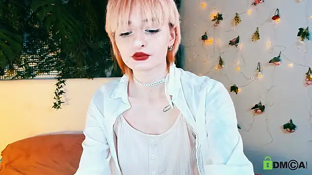 Kira  Cutie online show from April 2026 09:45:02 PM