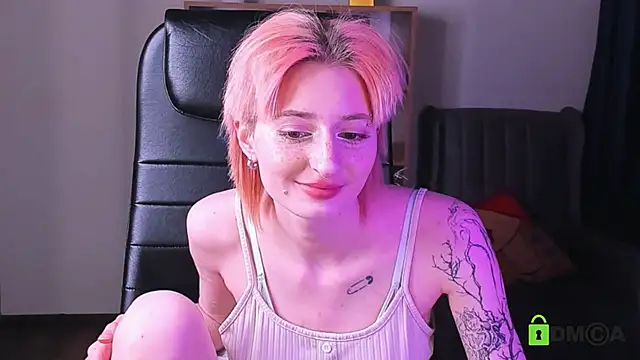 Kira  Cutie online show from April 2026 09:10:02 PM