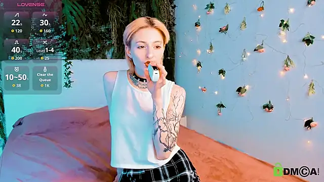Kira  Cutie online show from April 2026 09:16:02 PM