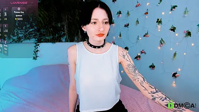 Snapshot of Kira__Cutie chatting on June 2026 09:52:02 PM Kira Cutie online show from June 2026 09:52:02 PM