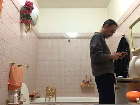 Snapshot of saber910 chatting on April 2026 10:27:02 AM saber910 online show from April 2026 10:27:02 AM