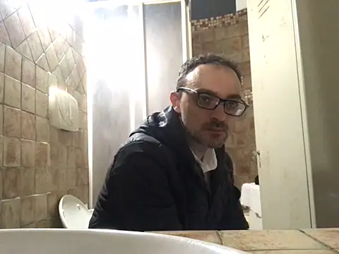 Snapshot of saber910 chatting on April 2026 05:52:02 PM saber910 online show from April 2026 05:52:02 PM