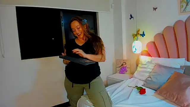 SabrinaVantress online show from June 2026 04:21:02 AM