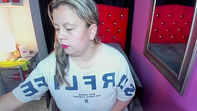 ScarletBigTitties online show from May 2026 12:08:01 PM