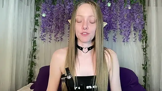 ElfGirlAna online show from June 2026 02:37:02 PM