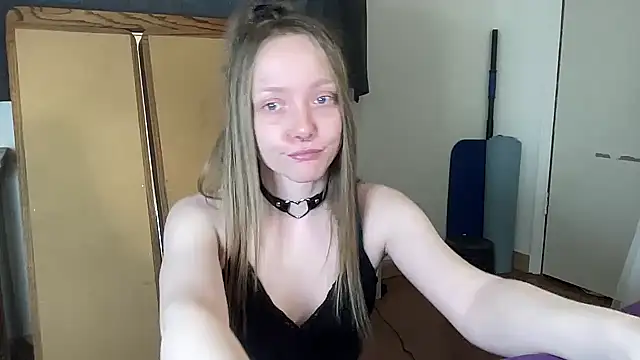 ElfGirlAna online show from May 2026 03:15:02 PM