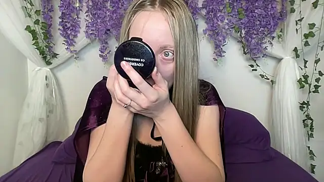 ElfGirlAna online show from April 2026 03:41:02 PM
