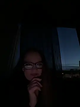 LizzieZ1975 online show from May 2026 01:18:02 AM