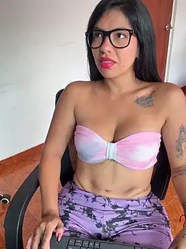 Noa rousse01 online show from April 2026 07:47:01 PM