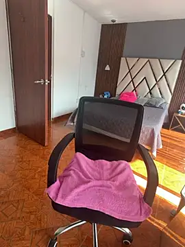 Noa rousse01 online show from April 2026 08:02:01 PM