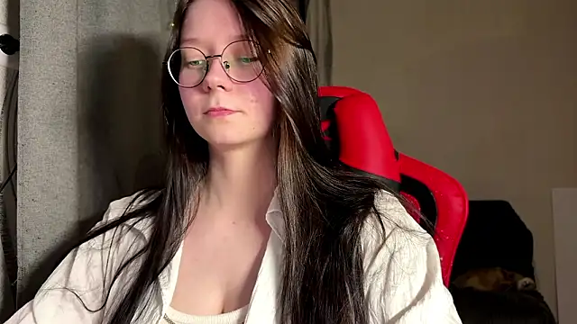 AureaCake online show from March 2026 06:30:01 PM