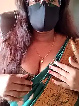 Snapshot of poojag_2 chatting on July 2026 05:58:02 AM poojag 2 online show from July 2026 05:58:02 AM