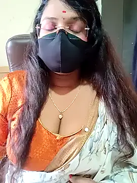 Snapshot of poojag_2 chatting on July 2026 05:49:02 AM poojag 2 online show from July 2026 05:49:02 AM