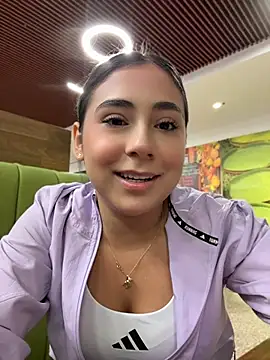 Snapshot of MelodyRey__ chatting on May 2026 12:40:02 AM MelodyRey online show from May 2026 12:40:02 AM