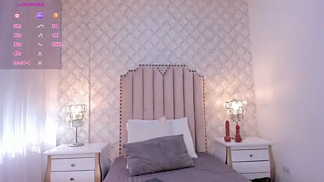 zoejenner  online show from April 2026 07:37:01 PM