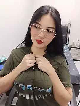 Snapshot of veleria_allurin chatting on July 2026 09:32:01 PM veleria allurin online show from July 2026 09:32:01 PM
