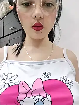 Snapshot of veleria_allurin chatting on July 2026 12:02:01 PM veleria allurin online show from July 2026 12:02:01 PM