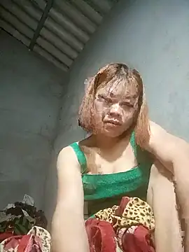 Aurora Luna online show from March 2026 12:38:01 PM