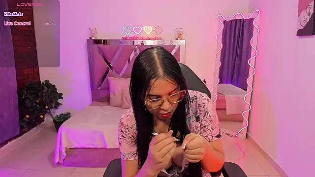 Cristy tay online show from April 2026 12:07:02 PM