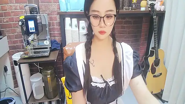 Latte-01 online show from June 2026 06:24:01 AM
